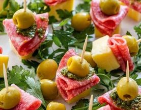 Σαλάμι, τυρί, pasta ελιάς