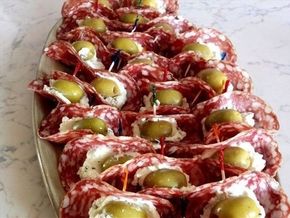 Τυροκαυτερή με σαλάμι & ελιά