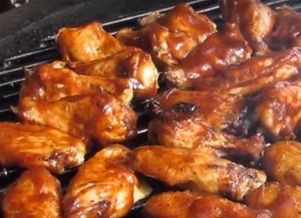 Φτερούγες κοτόπουλου ψητές ή με σάλτσα BBQ